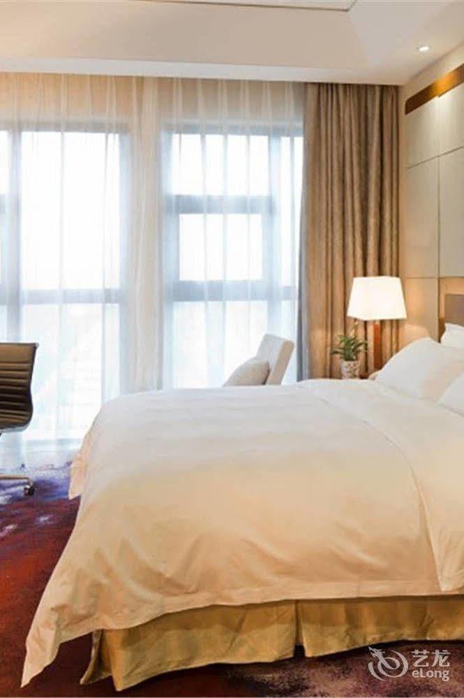Bavaria City Hotel Beihai Εξωτερικό φωτογραφία