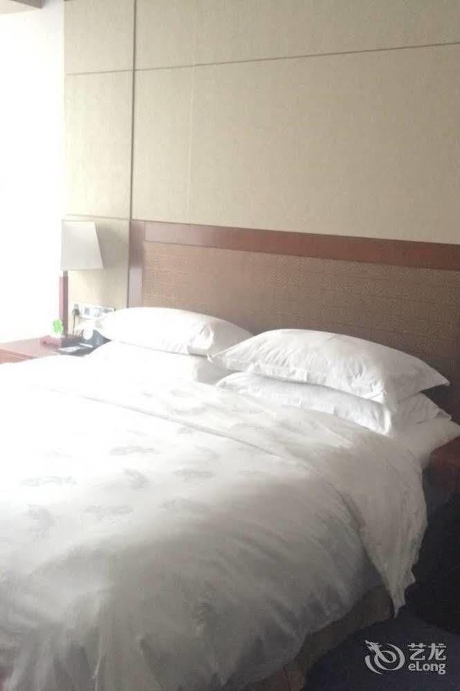 Bavaria City Hotel Beihai Εξωτερικό φωτογραφία