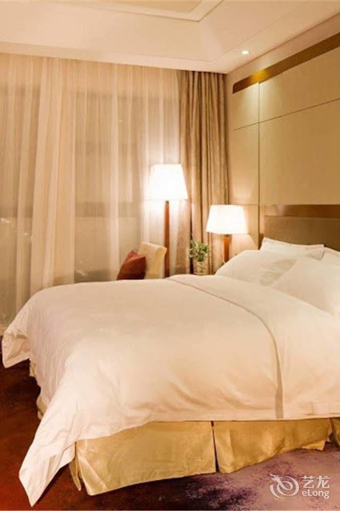 Bavaria City Hotel Beihai Εξωτερικό φωτογραφία